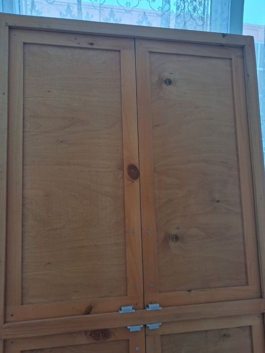 Стенка с дверками