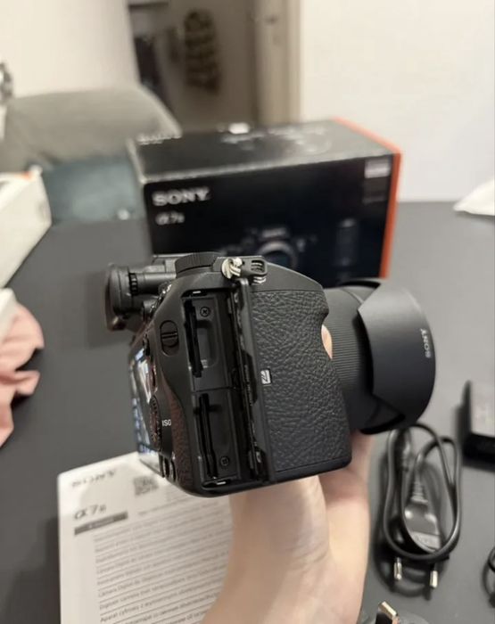 Sony A7 III  +  28-70 mm Kit