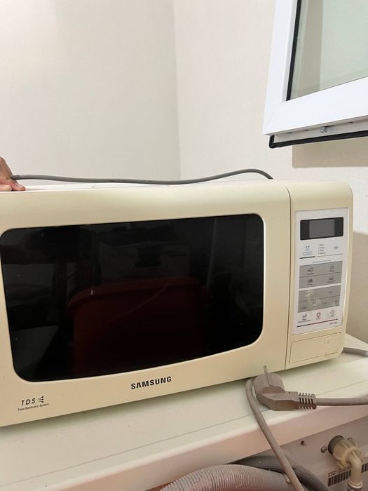 Микроволновка Samsung (микроволновая печь), б/у рабочая