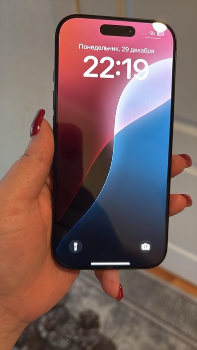 Продаю айфон 16 про