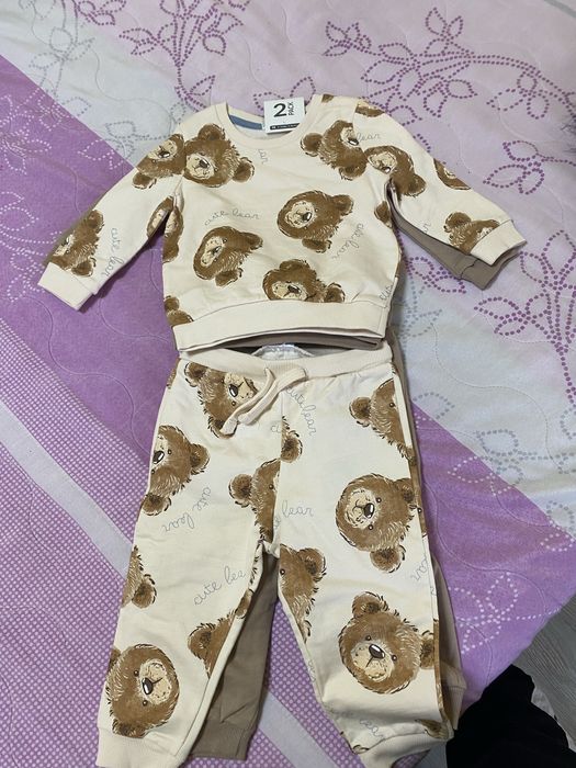 Бебешки конплетчета с шапки