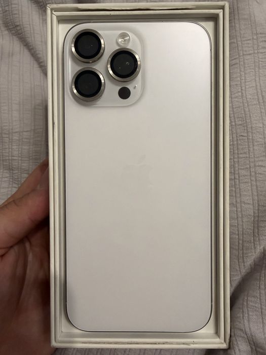 iPhone 16 Pro Max 256 ГБ, белый
