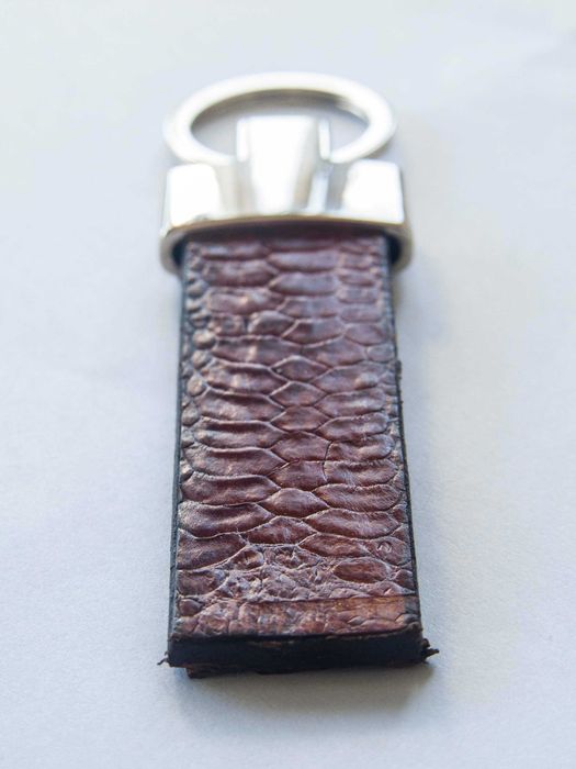 Ключодържател от естествена кожа, ръчна изработка