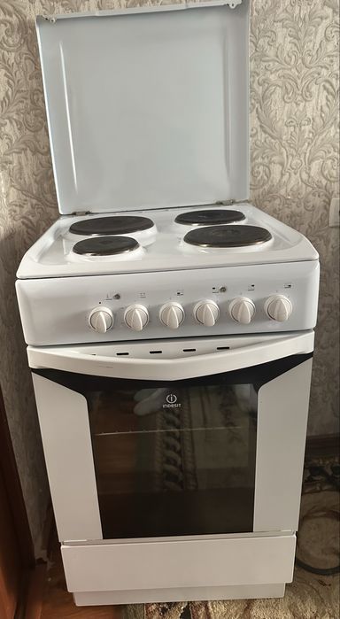 Электрическая плита Indesit