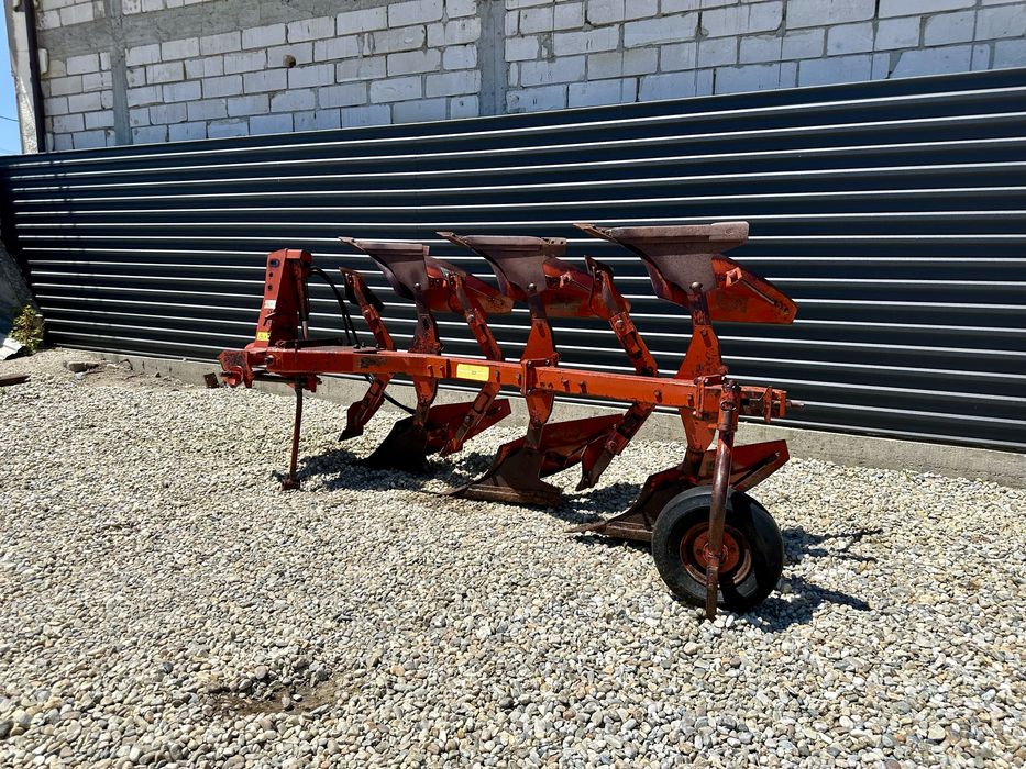 Gregoire Besson France .piese utilaje agricole plug cu 3 brazde ...