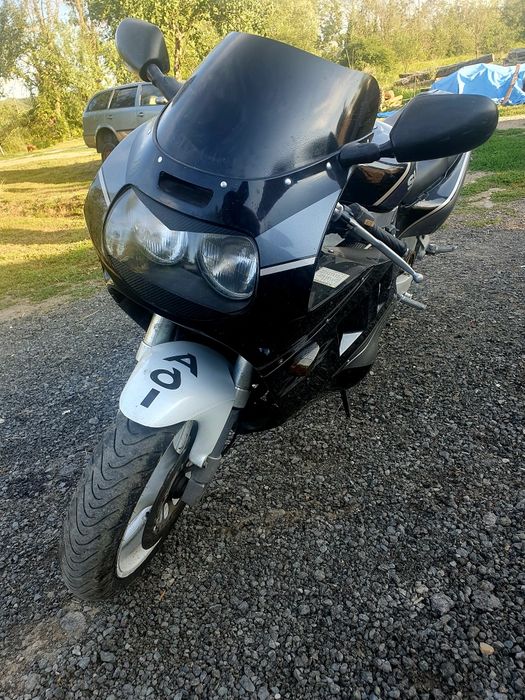 Suzuki gsxr  750