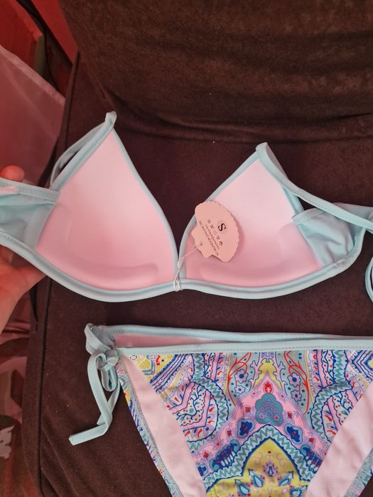 Costum de baie ,nou cu eticheta