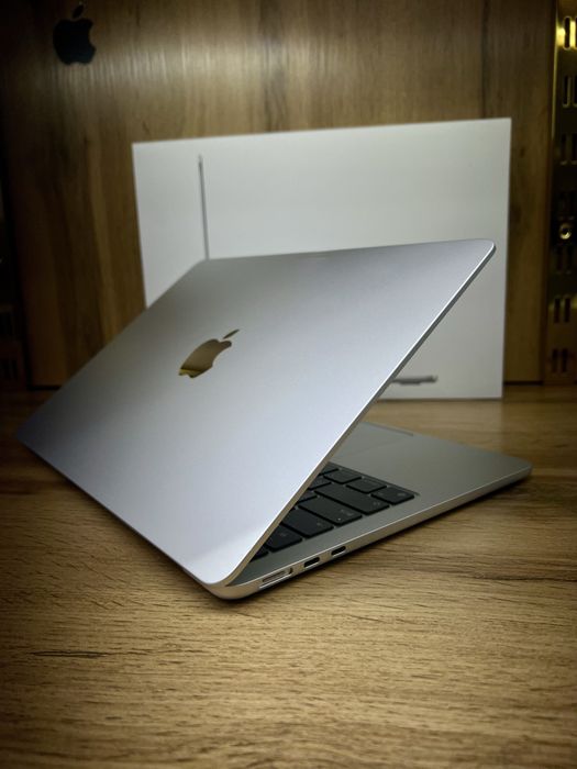 MacBook Air M2 100% 31 sikl silver