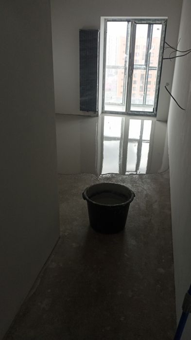 Выравнивание полов, стяжка пола.