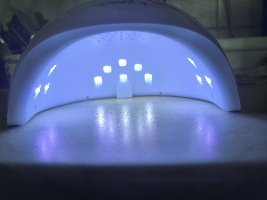 UV/LED Лампа за маникюр и педикюр