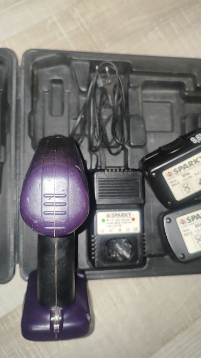 Работещ винтоверт Sparky - пълен комплект, работещи батерии.