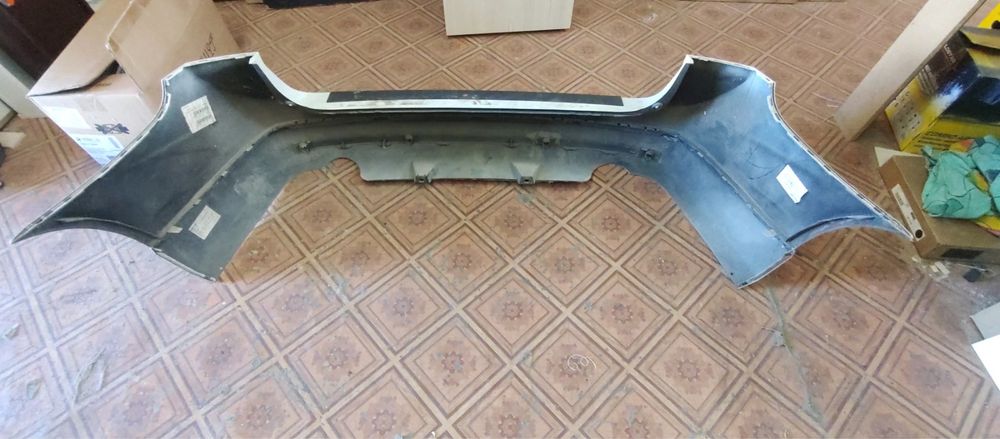 Продавам задна броня за Volvo V 70 2009 година