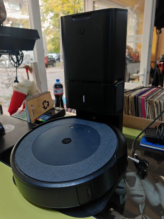 Смарт прахосмукачка Irobot roomba i 5 - с проблем