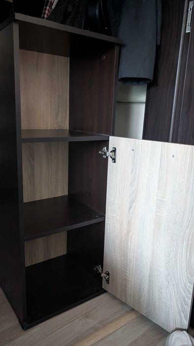 Шкаф с  три отделения