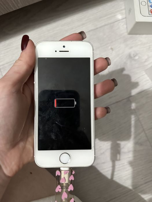 Продам айфон 5s с коробкой