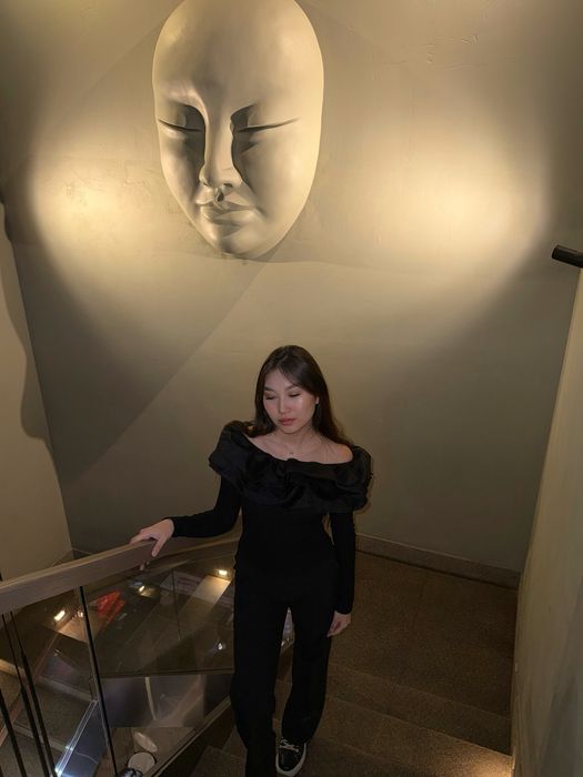 Черный нарядный лонгслив