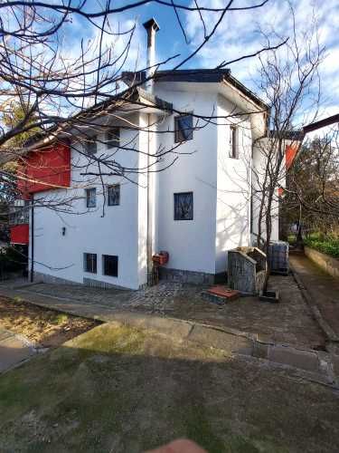 Продава се Къща в с. Момино, Област Търговище - 265 кв.м за 524 €/кв.м - Снимка #1