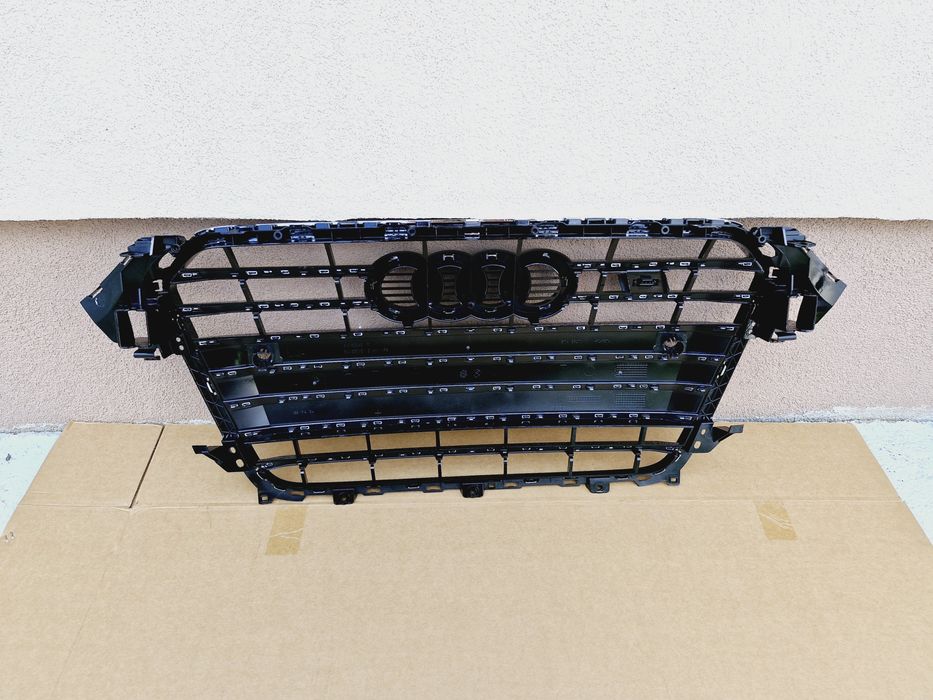 Grila centrala Audi A4 S4 B8 facelift 2012-2015