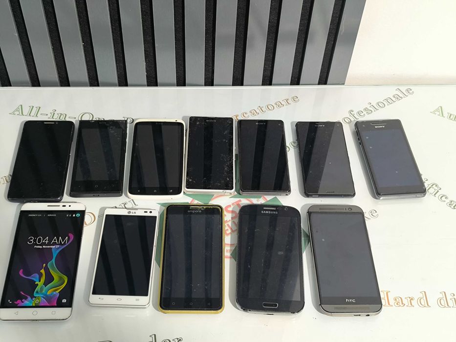 Lot Telefoane Smartphone Diverse - 12 Bucăți, Samsung, Sony, LG, HTC