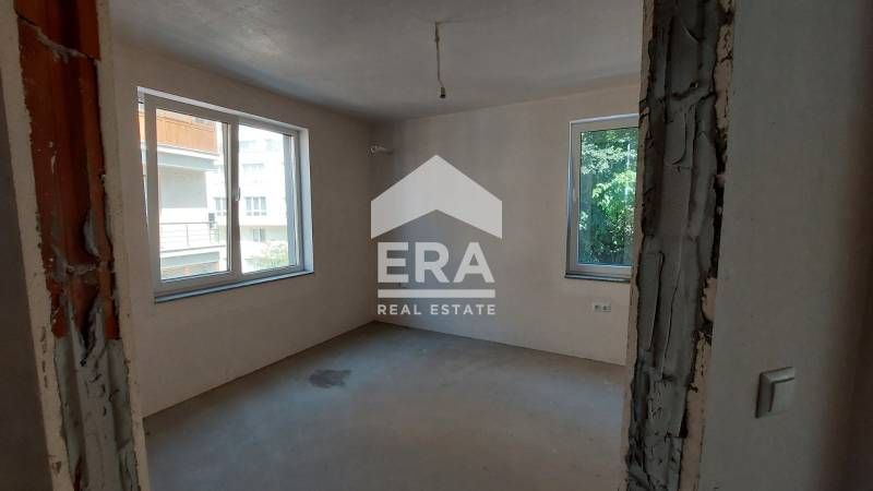 Продава се Двустаен апартамент в Варна, Бриз - 67 кв.м за 2089 €/кв.м - Снимка #8