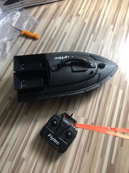 Нова лодка за захранка Flytec 20115l - Оригинал риболов шаран риба