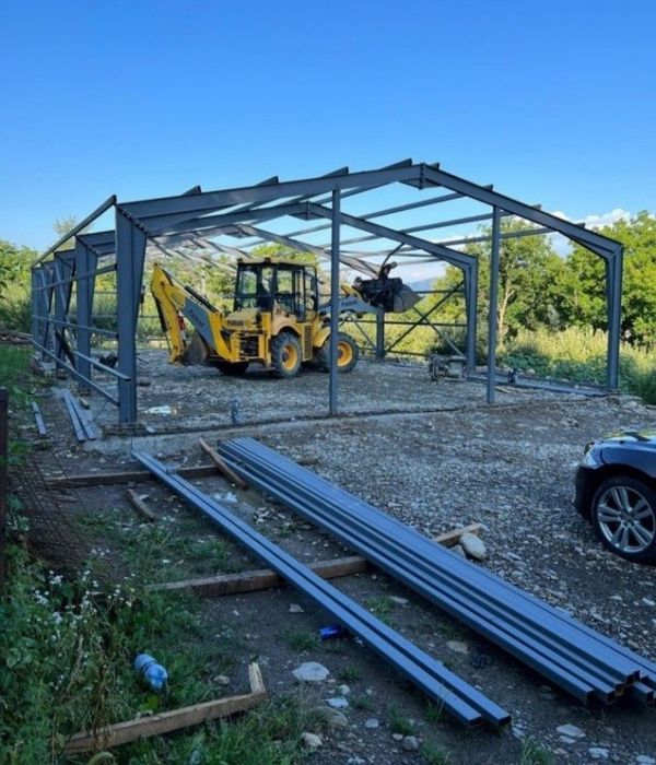 Vand hale metalice pret de producător