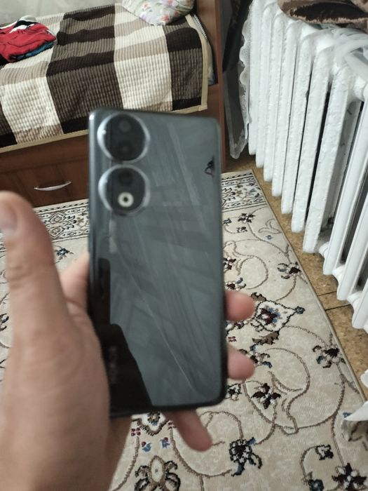 Продам Honor 90  8/256gb 5G
