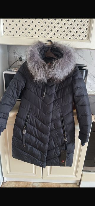 Продам зимнию женскую куртку