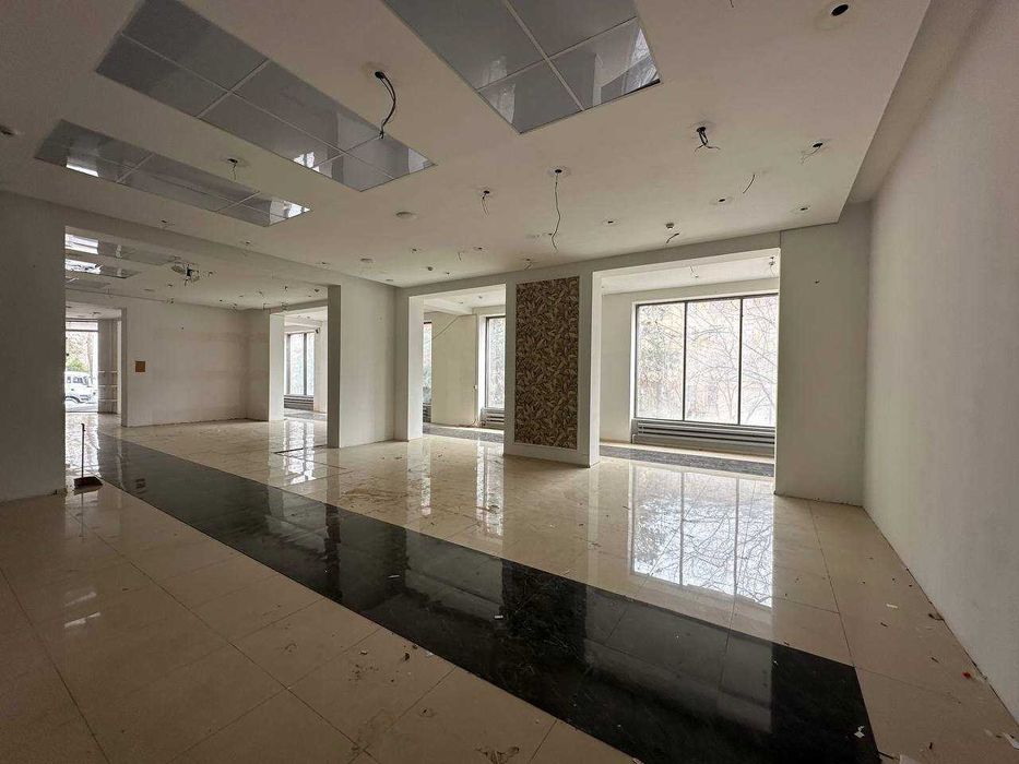 СДАЮ НЕЖИЛОЕ ПОМЕЩЕНИЕ! Под Банк, Ресторан, Офис, Шоурум - 792м2