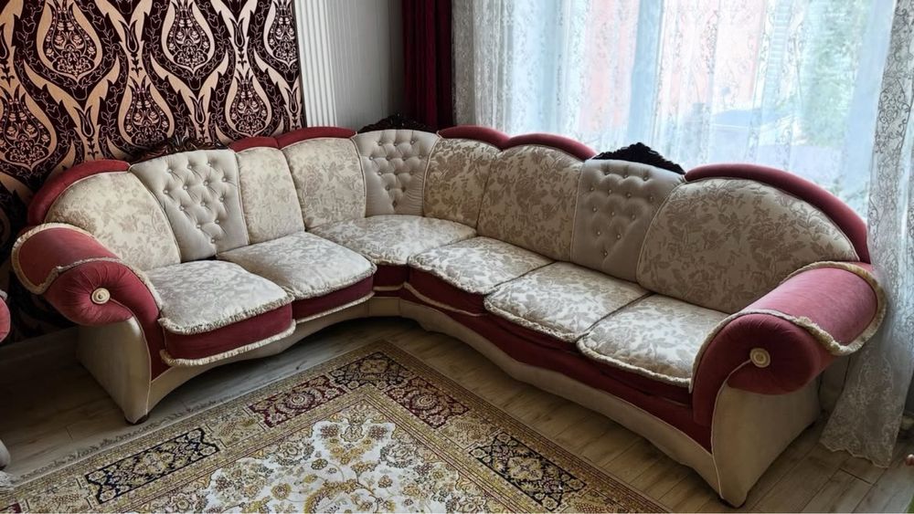 Диван б/у район улы дала 150тыс