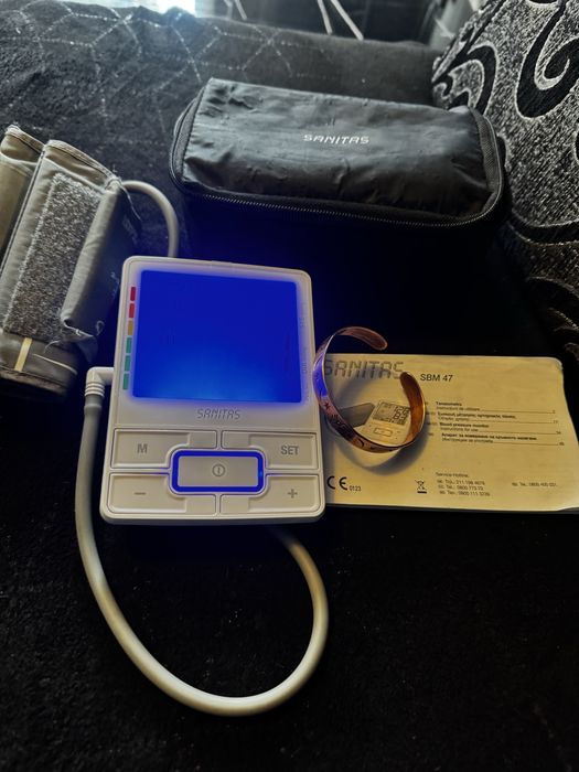 Уред за измерване на кръвното налягане и пулса SBM 47 и гривна