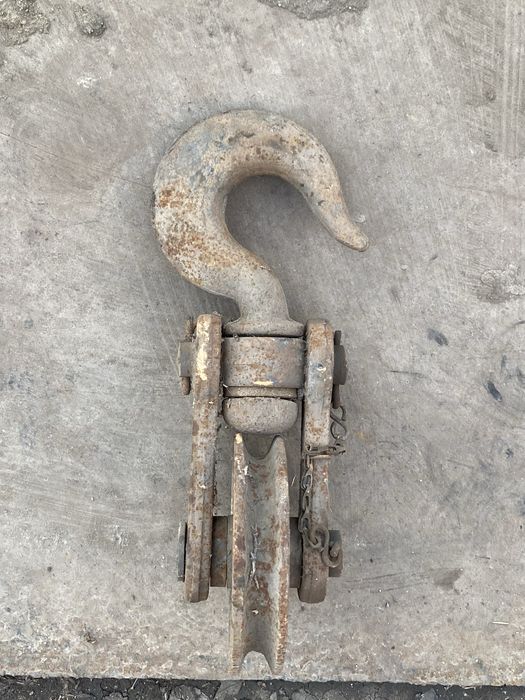 Тали , крюки . Продам