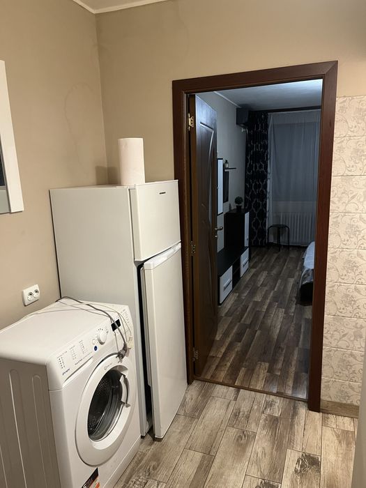 Inchiriez garsoniera