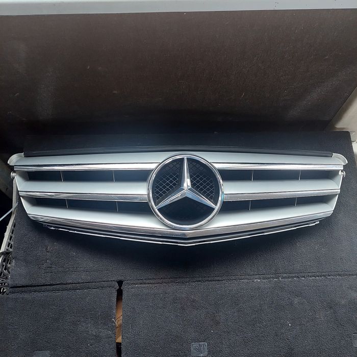 W204 предна решетка за Мерцедес Ц класа Авангард/ АМГ