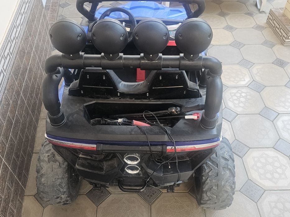 Электро машинка детская ,болалар электро мошин с зарядным устройством.