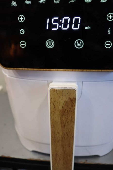 Air Fryer BERGNER, 1800W, 6,9л, 8 програми, керамично покритие