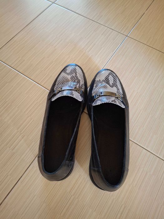 Обувки с платформа