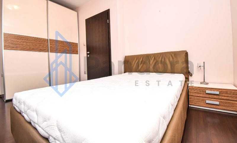 Дава се под наем Тристаен апартамент в София, Лозенец - 213 кв.м за 850 € - Снимка #5