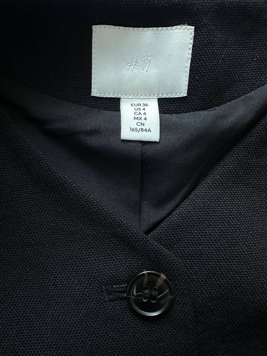 Жилет H&M, цвет черный