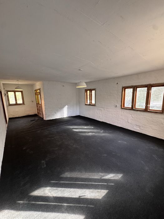 Vand  in bulz casa cu peste 2 hectare teren sat munteni