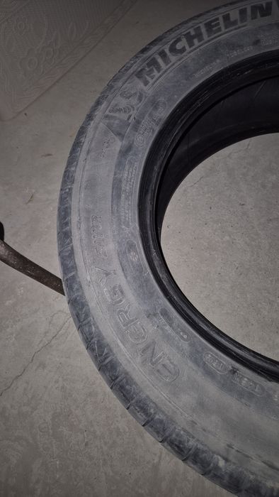 Шины R16 б/у Michelin 2шт 215/60