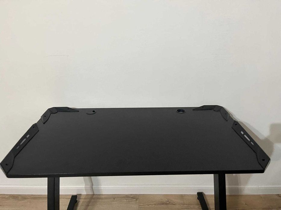 Birou metal & carbon
