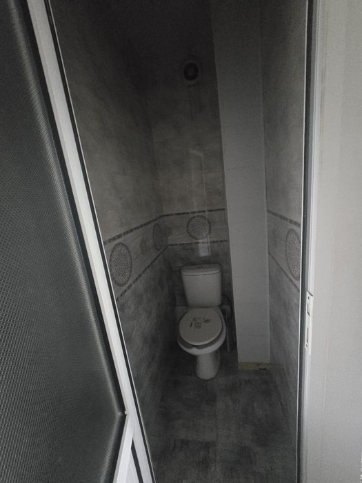 Сдаётся  квартира сергели  8а 2 ком 1 этаж семья  рядом дехкан базар