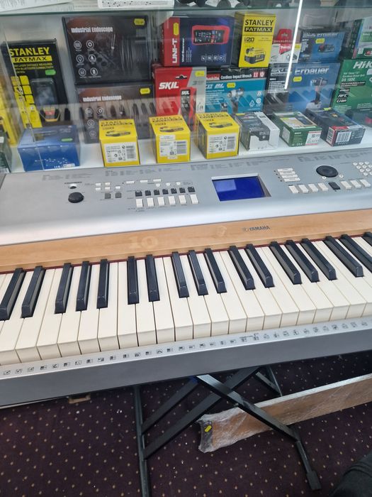 Amanet Vitan 107 / Pian Electronic Yamaha DGX-630