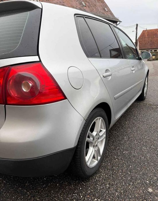 Vând golf 5 stare bună de funcționare