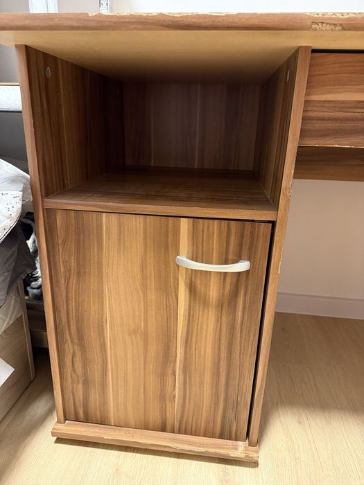 Продавам бюро - голямо 145/70