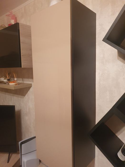 Vând mobila de sufragerie