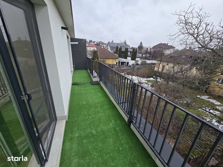 Apartament 3 camere,2 terase,2 băi,95mp,zona Centrală
