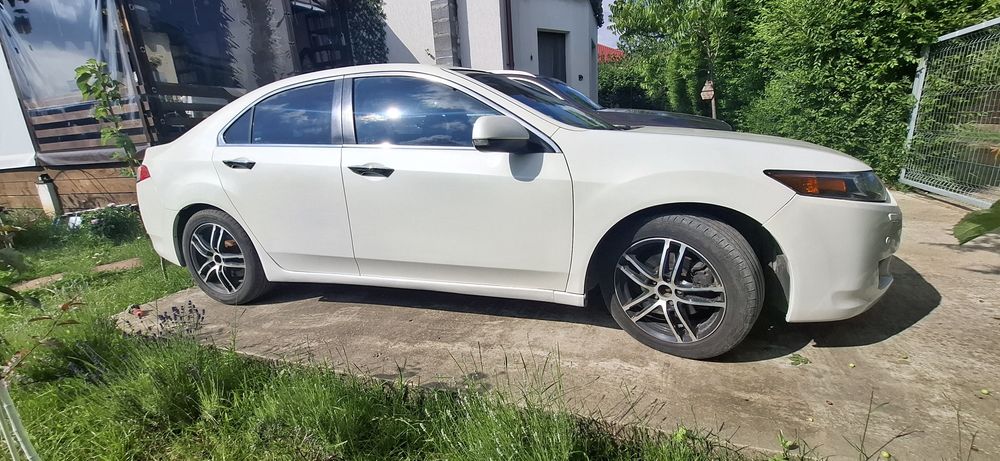 Vând Honda Accord facelift