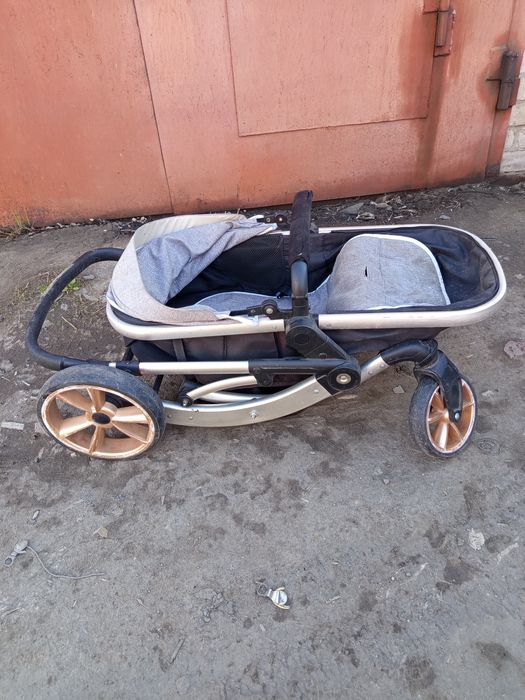 Коляска детская        .